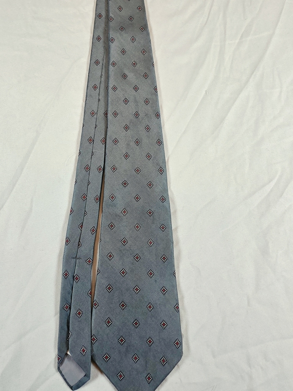 Vintage Don Loper Beverly Hills 100% Italian Silk Tie Gray Geometric Pattern